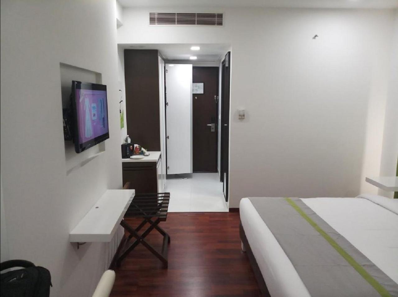 Lemon Tree Hotel, Banjara Hills, Hyderabad Exteriör bild
